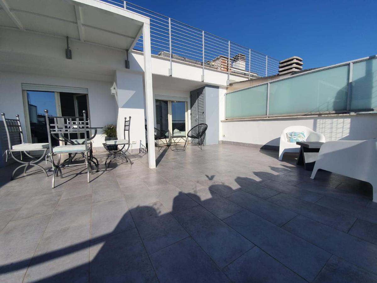 Penthouse 41 In Trastevere With Big Terrace Rzym Zewnętrze zdjęcie